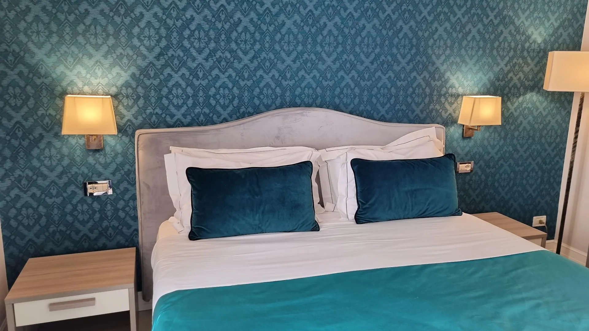 Hotel Maxim Axial Флоренция 3*,  Италия