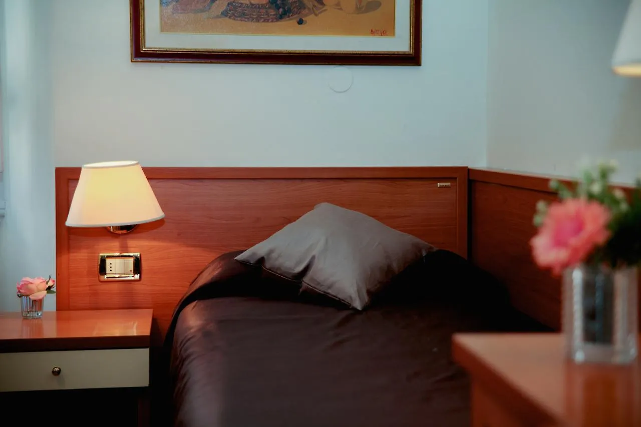 Hotel Maxim Axial Флоренция