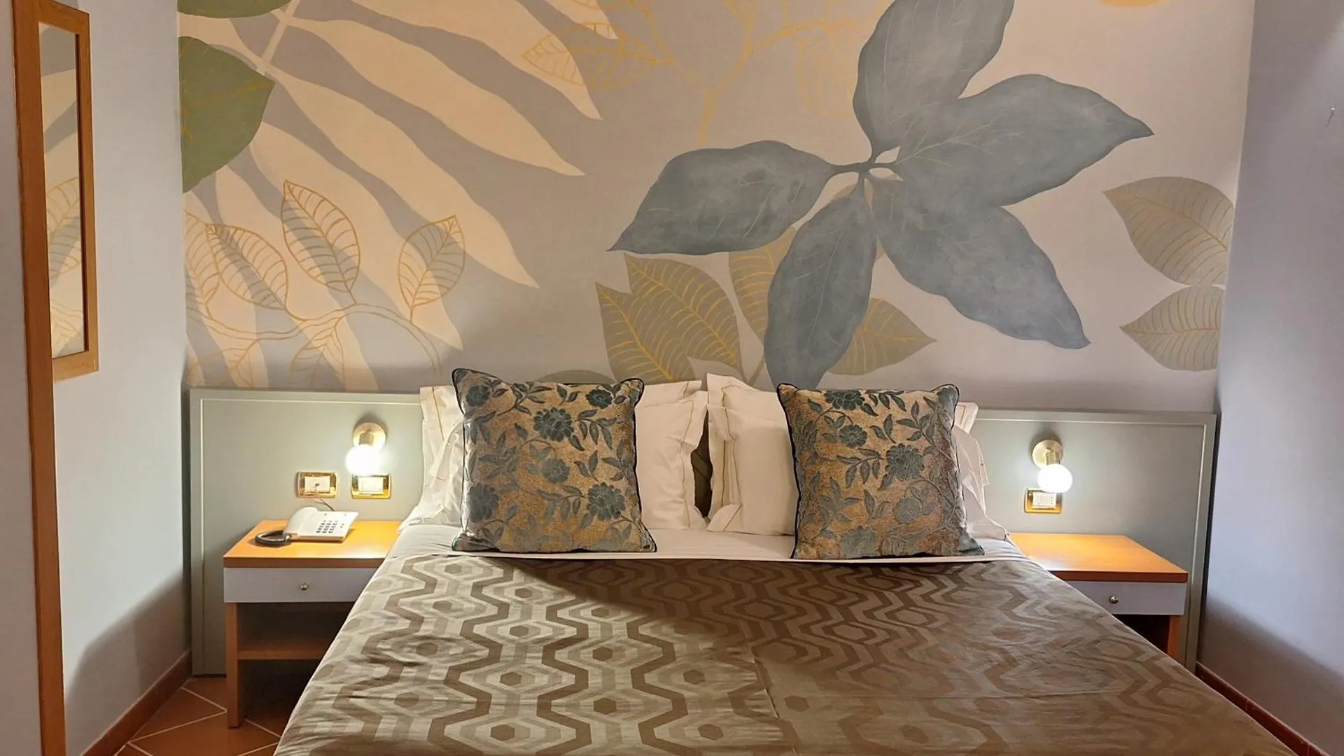 Hotel Maxim Axial Florence 3*,