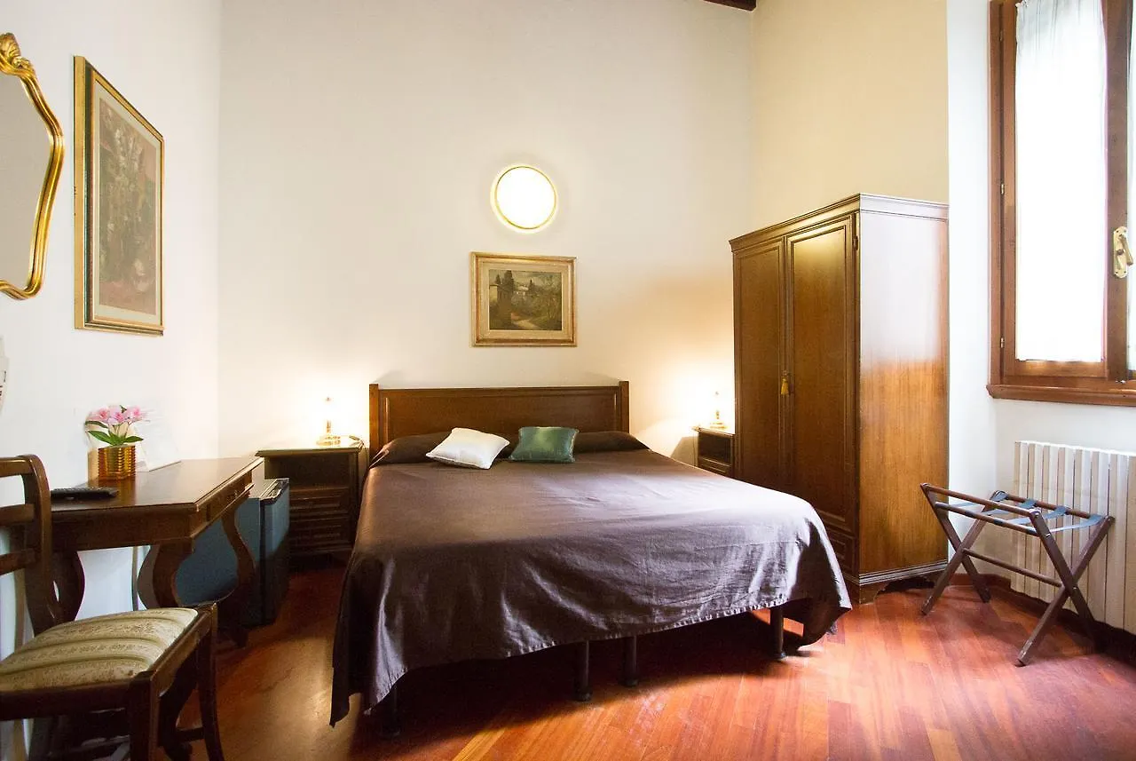 Hotel Maxim Axial Florence 3*,